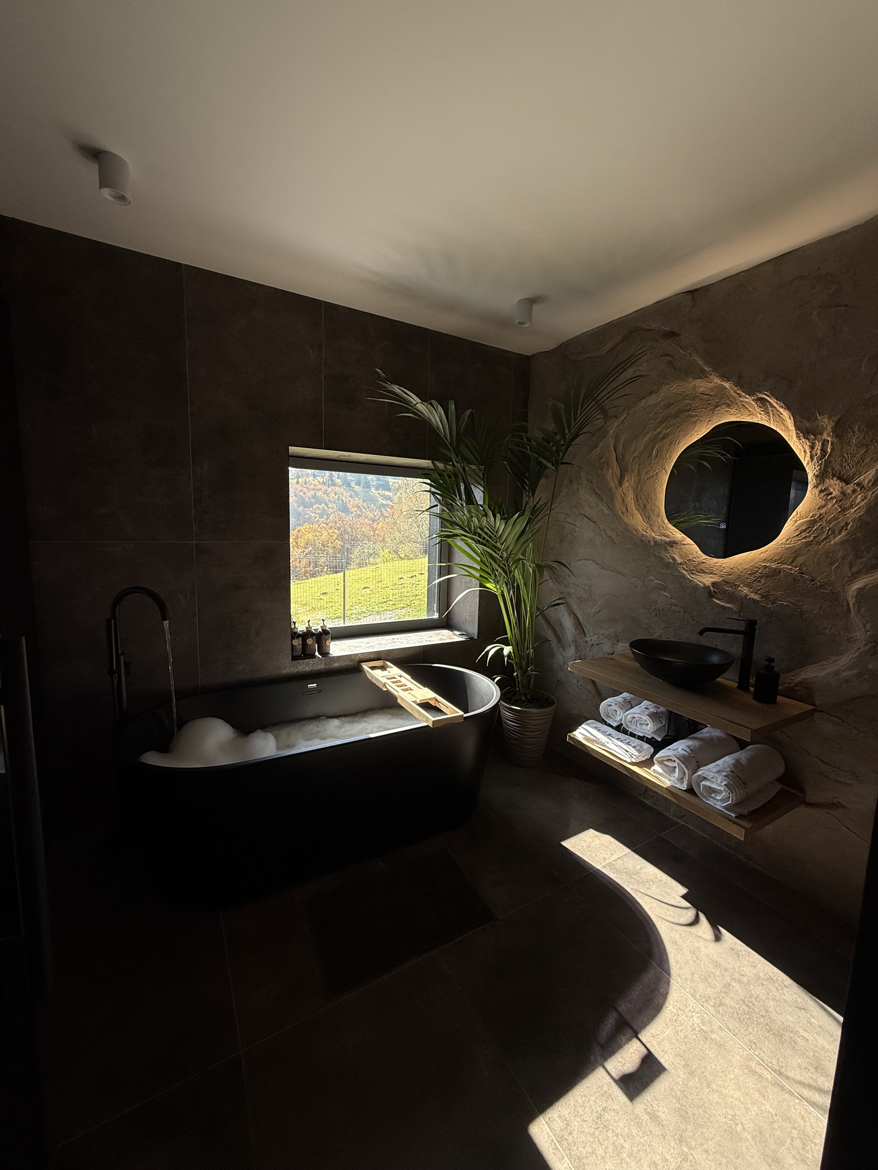 gallery.items.luxuryBathroom.title