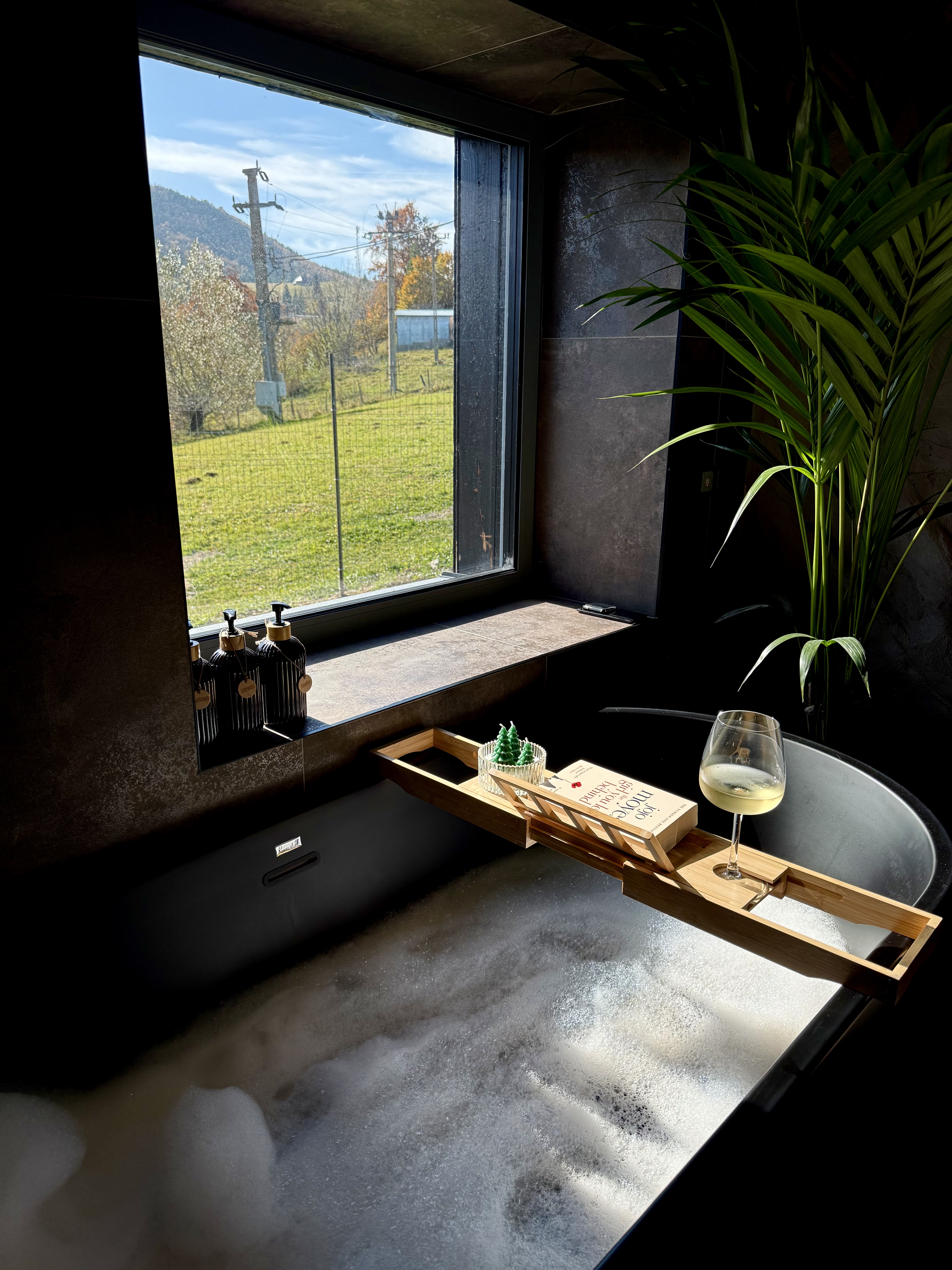 gallery.items.luxuryBathroom.title